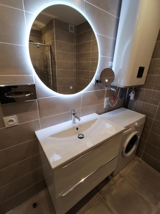 Appartement 1 chambre + parking à deux pas des plages Sète Esterno foto